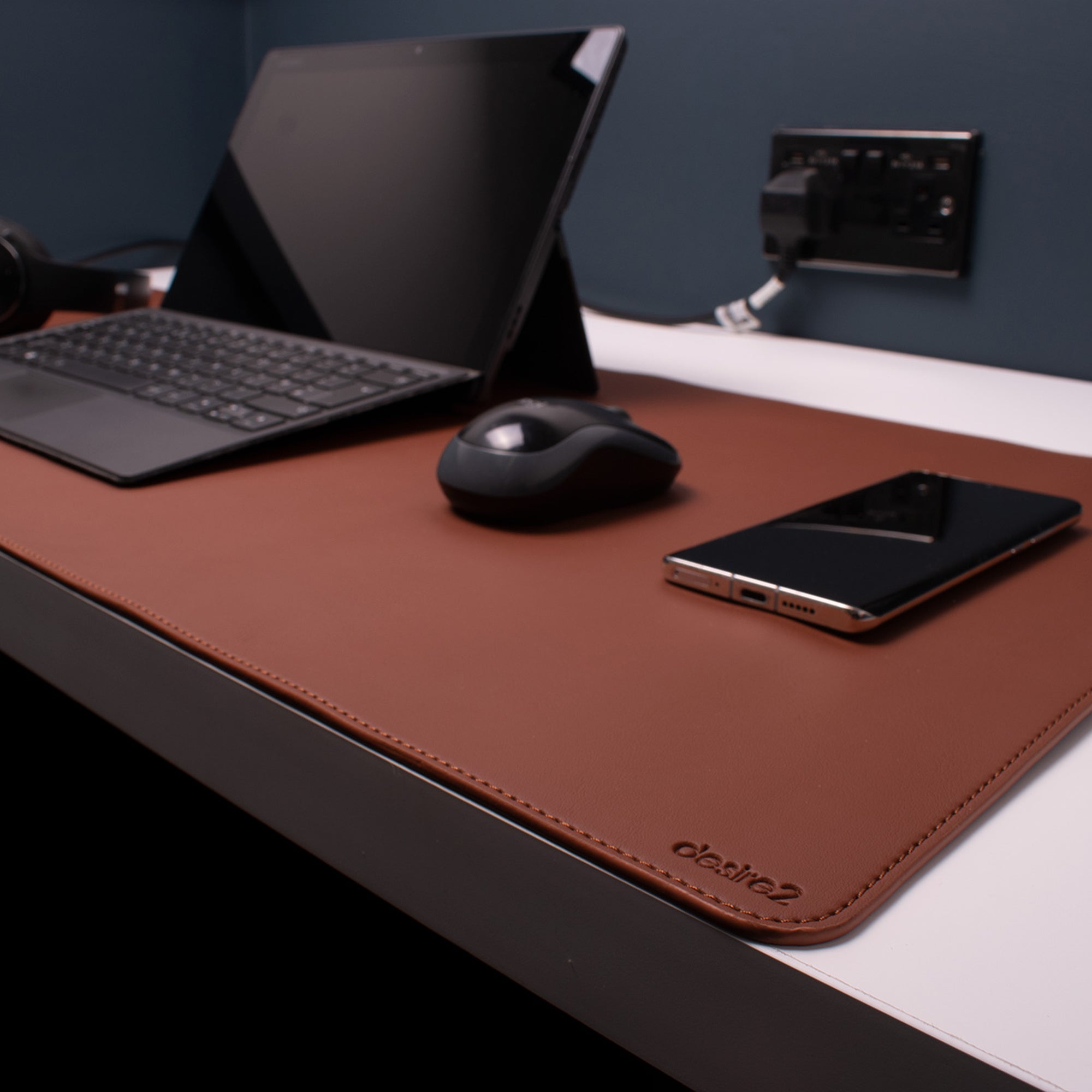 Brown Prestige Vegan Leather Desk Mat