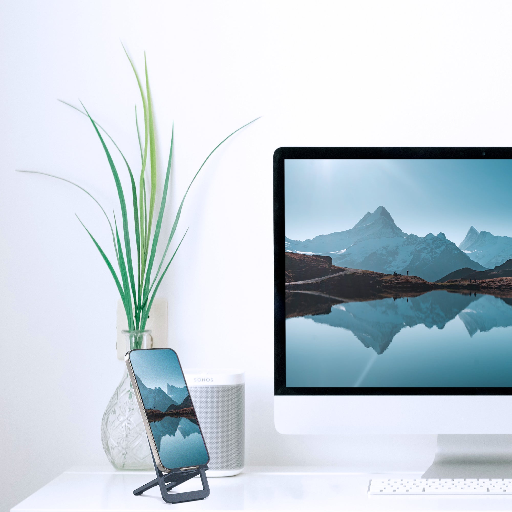 Snap Rack - Ultra-Slim Aluminium Phone Holder